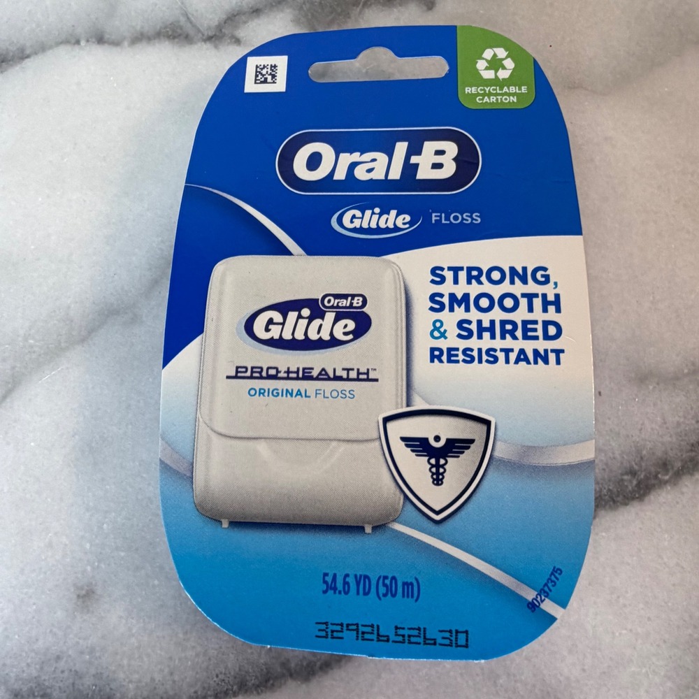 Oral-B Glide Pro-Health Original Floss 54.6 Yd 50m Shred Resistant Smooth White